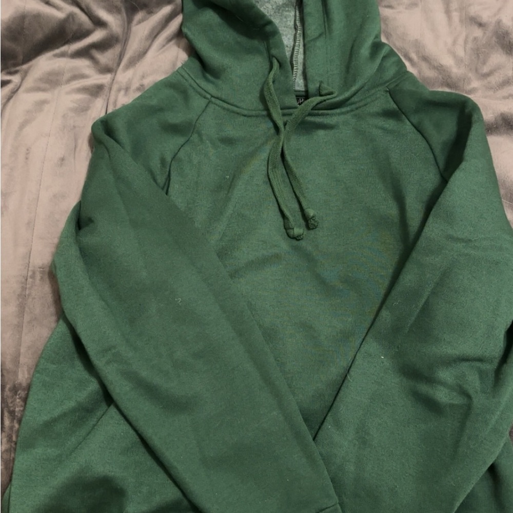 NWOT Green Semi-Cropped Sweatshirt 🍀